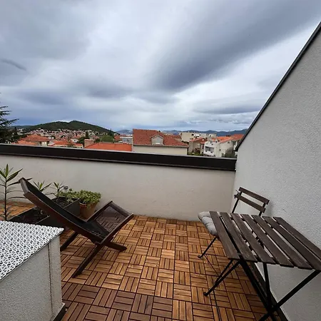 Charming Quite Apartment, Blizu Centra Apartment