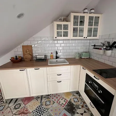 Charming Quite Apartment, Blizu Centra *