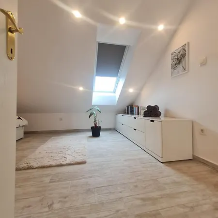 Apartament Charming Quite Apartment, Blizu Centra *