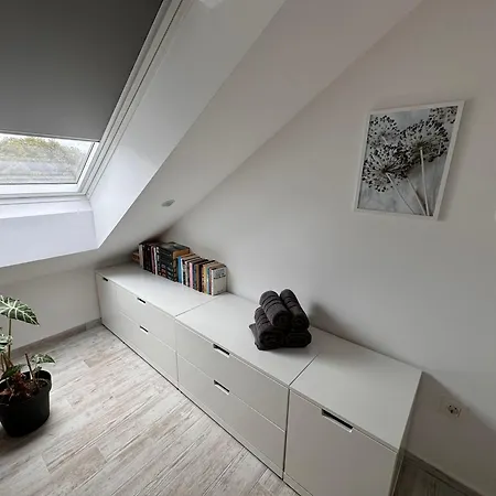 Charming Quite Apartment, Blizu Centra